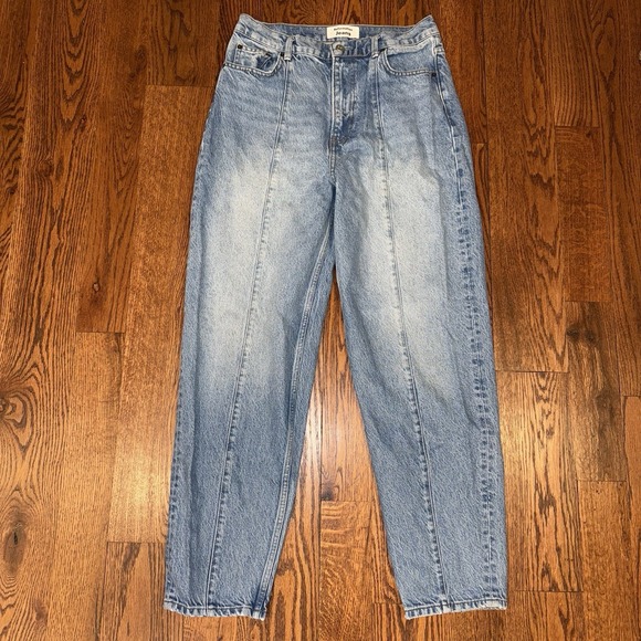 Reformation Kris Relaxed Curve Seamed Jean Barrel Womens 28 Light Blue Wash - Picture 2 of 9